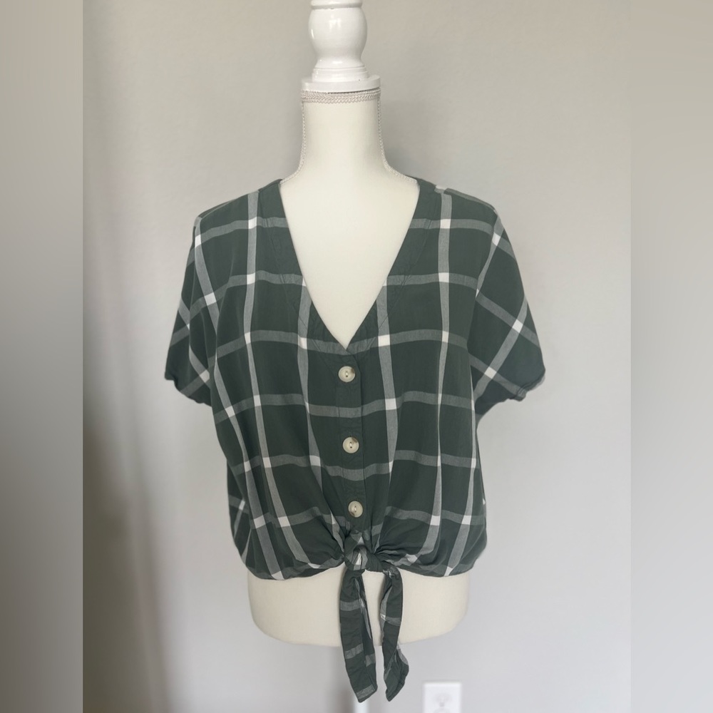 Universal Thread Target Sage Green Plaid Cropped Shirt with front tie XL